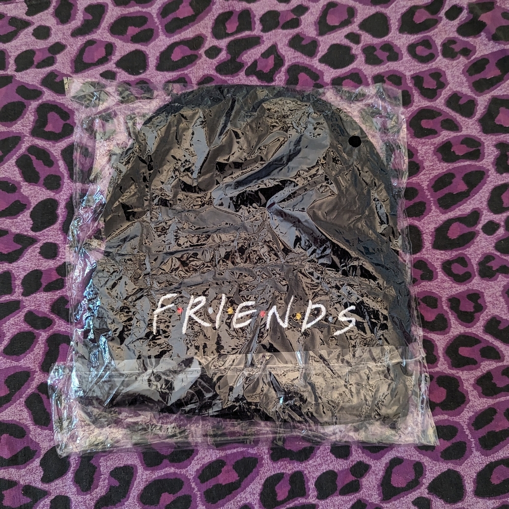 Friends Toque Adult Size - Picture 2 of 4